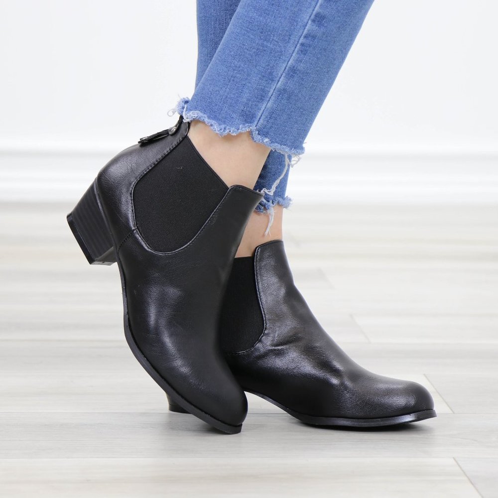 Black Faux Low Cut Leather Ankle Chelsea Boots - Picture 2 of 11